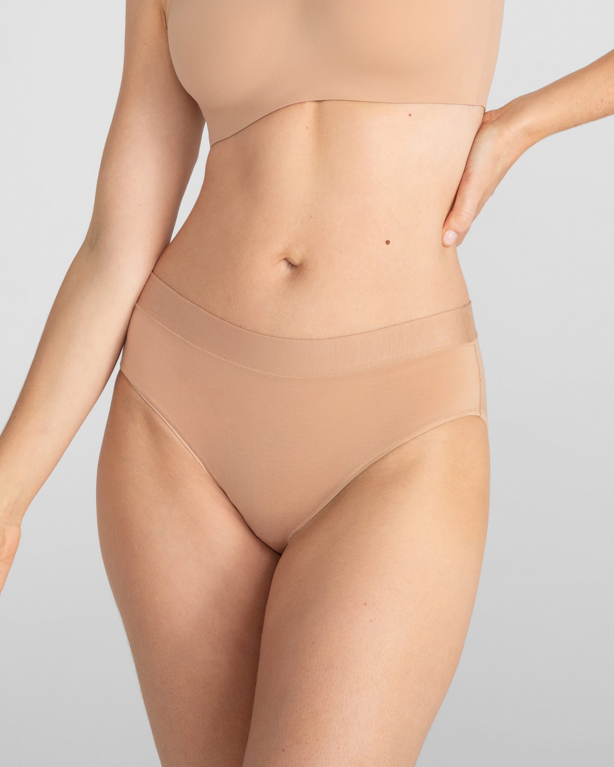 blisswear_MR_brief-sand-S-Chloe_1112_R1